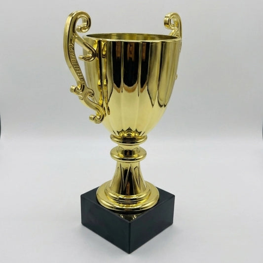 Copa Clásica Dorada con Base de Mármol