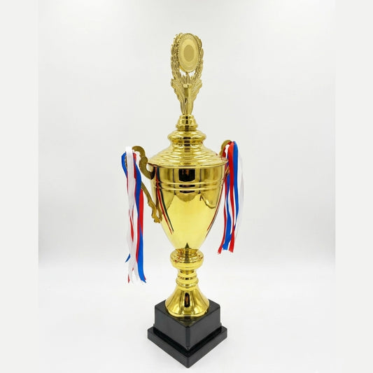 Copa Clásica Dorada con Logo Personalizable